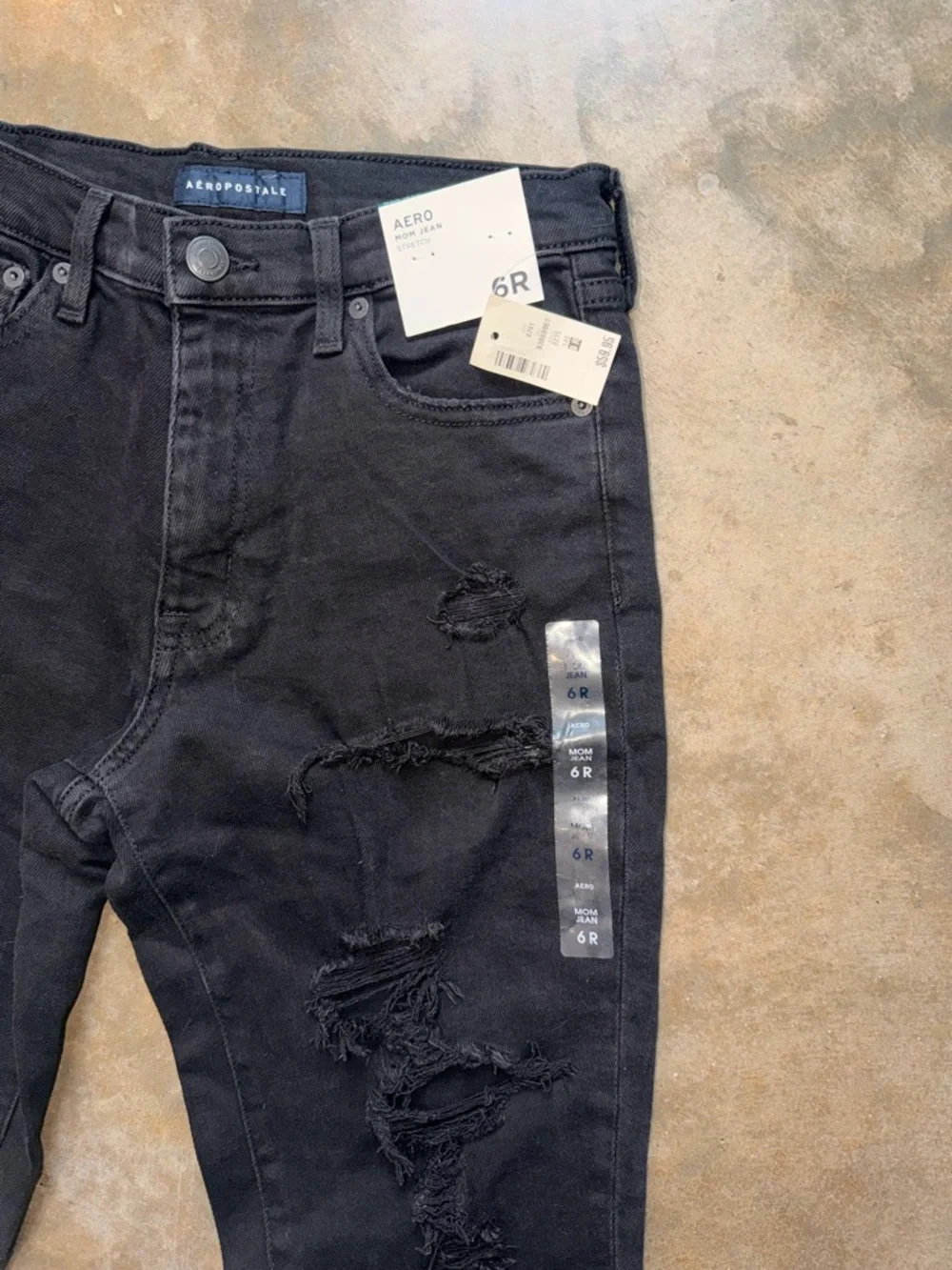 Aeropostale - Black Distressed Mom Jeans High Rise Y2K Grunge Women’s 6 NWT - Picture 3 of 6